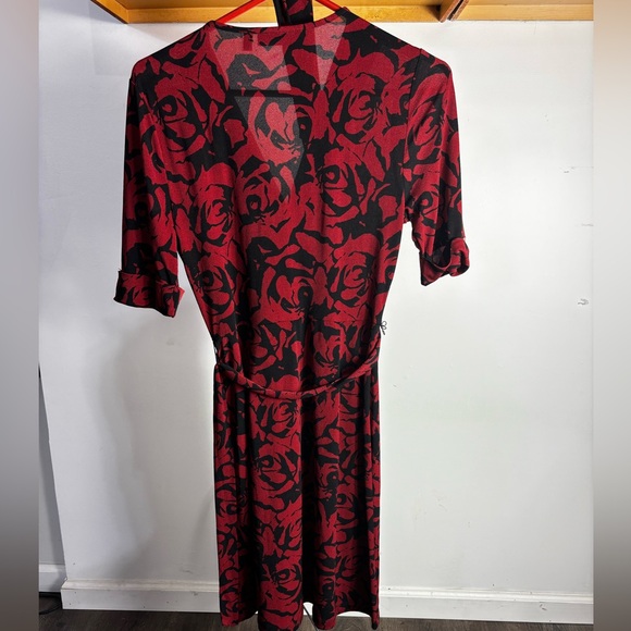 Apt 9 Fit And Flare Stretch Faux Wrap Red Black Print Fitted Dress With Belt S - Picture 5 of 5